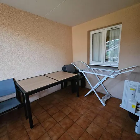 6 Pers A St Raphael Avec Piscine