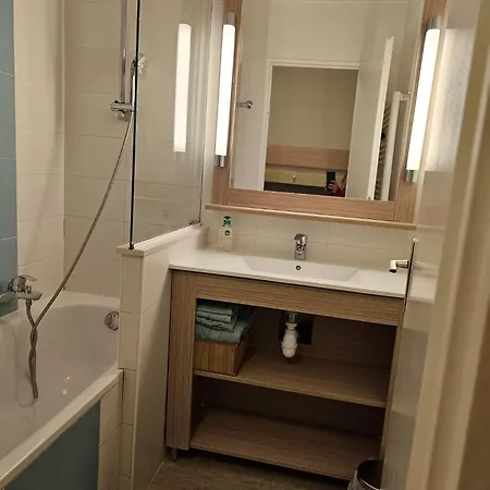 6 Pers A St Raphael Avec Piscine Apartment